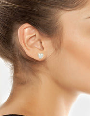 HEART STUD EARRINGS PEARL