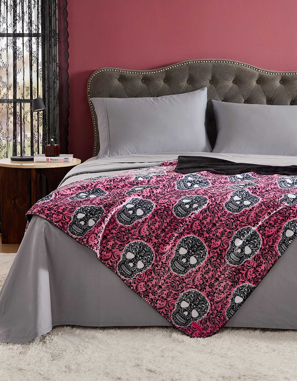 ANTIQUE SKULL 50" X 70" THROW BLANKET BLACK