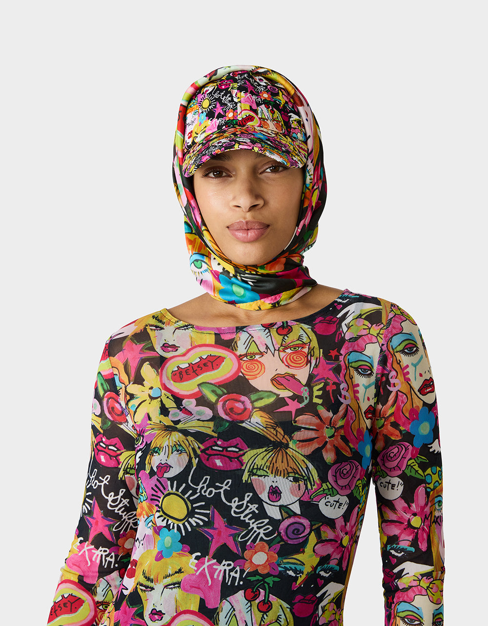 BETSEY'S ART SATINE SQUARE SCARF 35x35 BLACK MULTI
