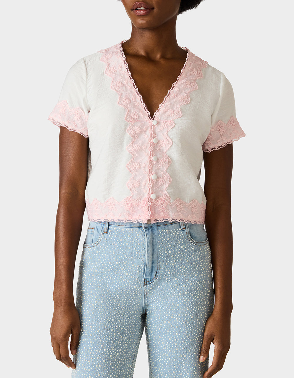 EMBROIDERED ESSENCE TOP WHITE