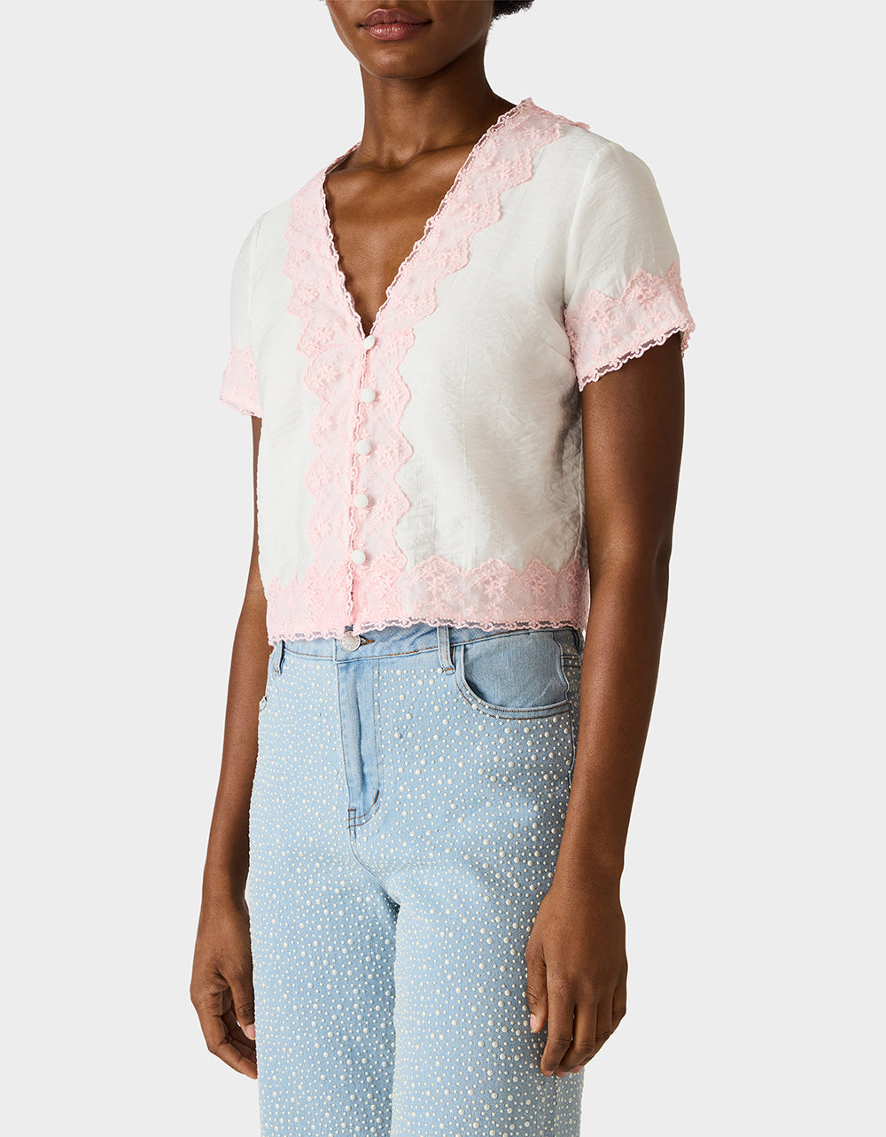 EMBROIDERED ESSENCE TOP WHITE