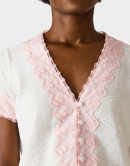 EMBROIDERED ESSENCE TOP WHITE