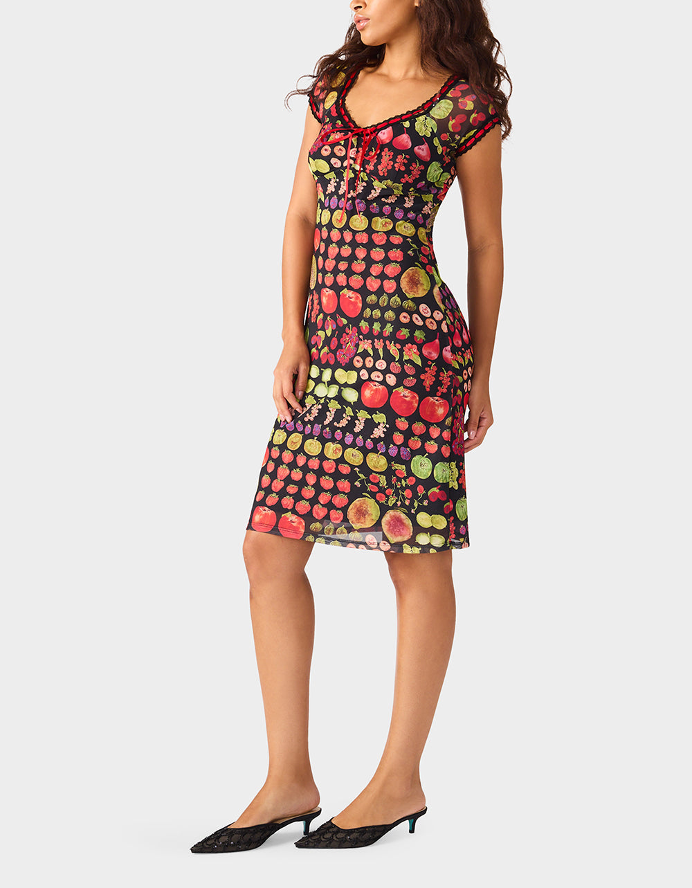 BETSEY'S FRUIT DRESS BLACK MULTI