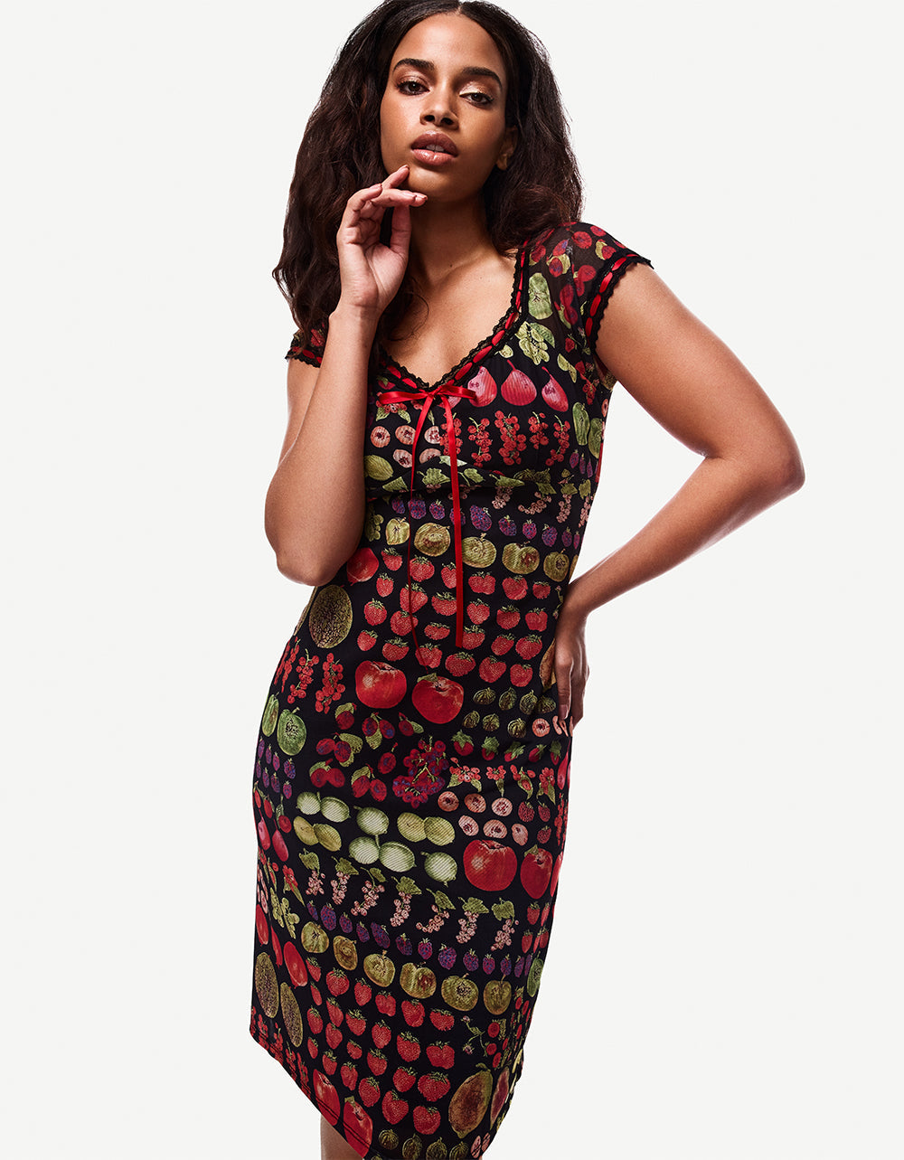 BETSEY'S FRUIT DRESS BLACK MULTI